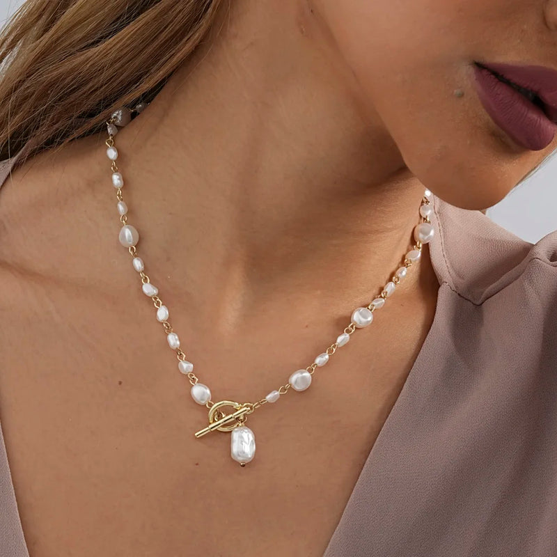 Vintage Irregular Imitation Pearl Pendant Necklace for Women Fashionable Ladies Birthday Party Gift Jewelry Wholesale