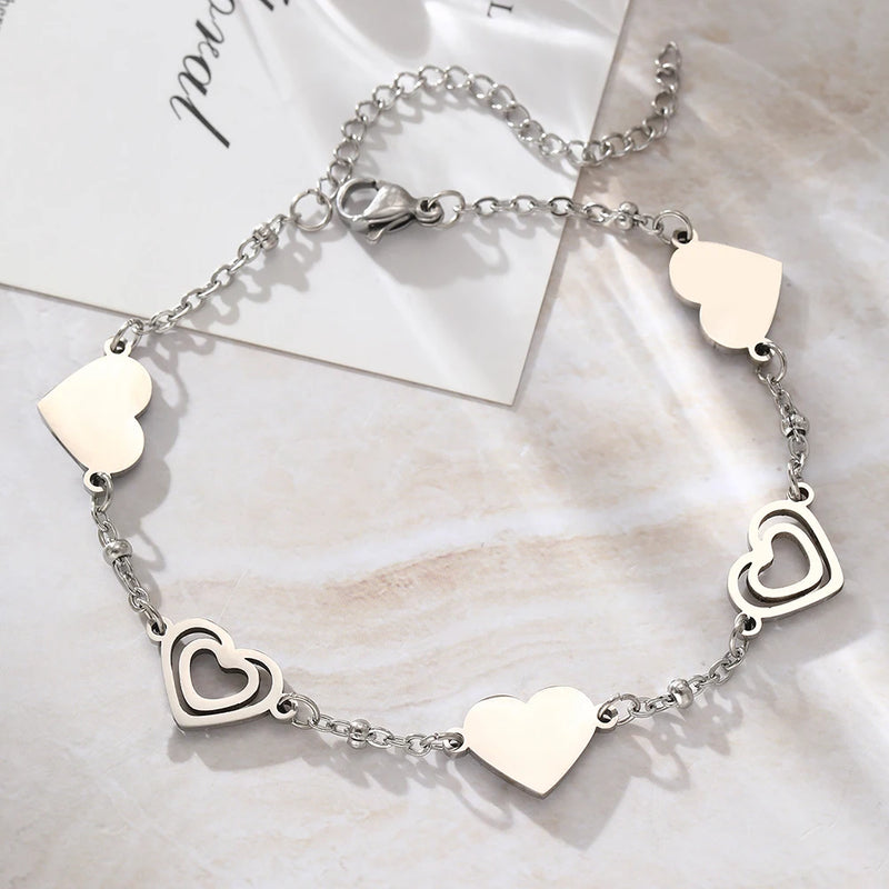 Stainless Steel Bracelets Fresh Double Heart Design Openwork Carving Noble Bracelets for Women Jewelry Luxuries Banquet Gifts